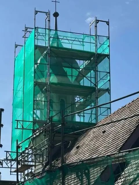 Lešenie na historickej stavbe – GerüstBau JS (2)