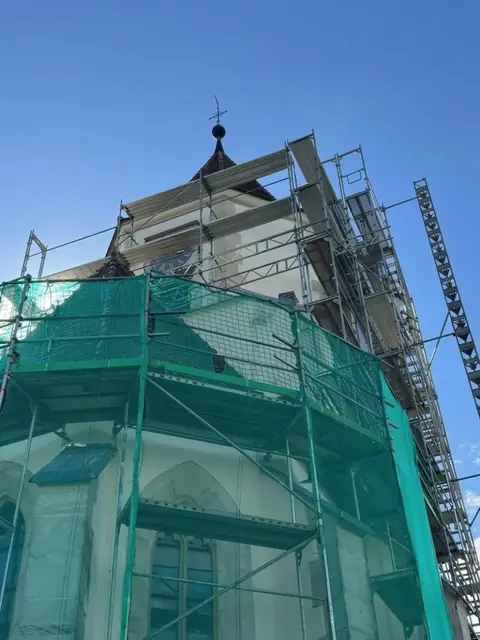 Lešenie na historickej stavbe – GerüstBau JS (32)