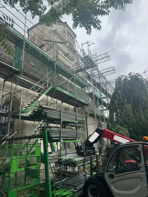 Lešenie na historickej stavbe – GerüstBau JS (61)