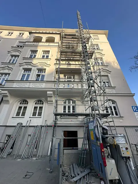 Schodisková veža a lešenie – GerüstBau JS (77)
