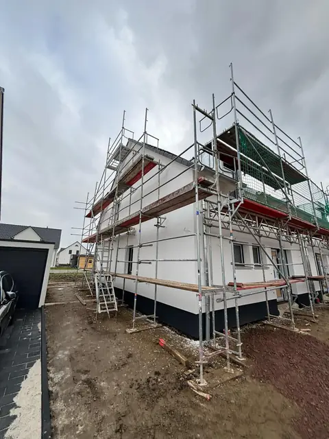 Lešenie na novostavbe – GerüstBau JS (86)