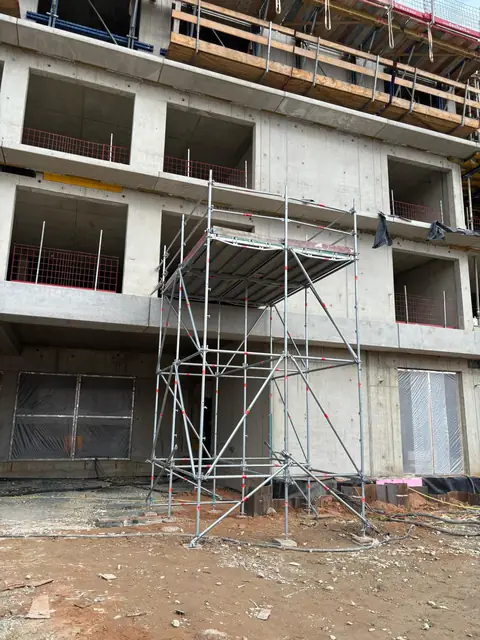Lešenie na novostavbe – GerüstBau JS (93)