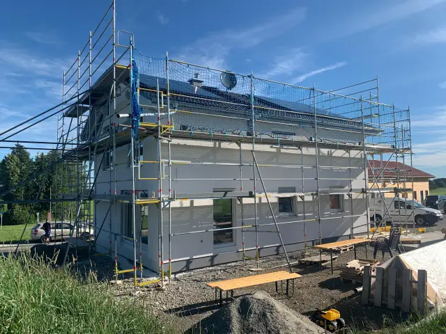 Lešenie na novostavbe – GerüstBau JS (94)