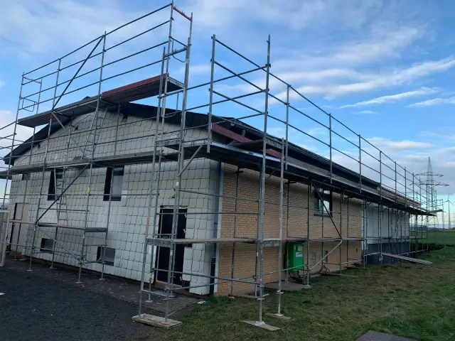 Lešenie na novostavbe – GerüstBau JS (105)